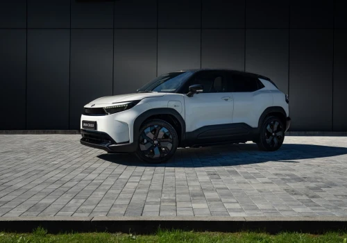 Wyprzedaż rocznika już w październiku. Toyota czyści place i tnie ceny pod limity podatkowe