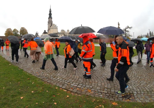 Ratownicy medyczni pielgrzymowali na Jasną Górę. „Bardziej powołanie niż zawód”