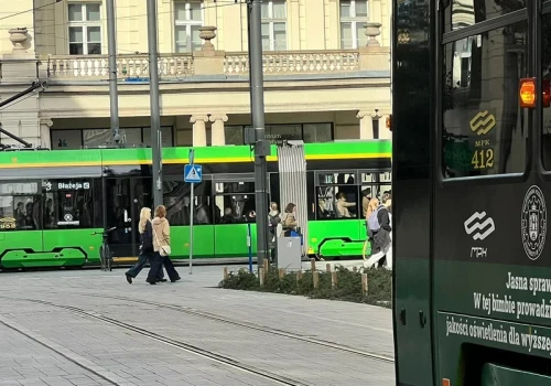 Inteligentne światło w poznańskim tramwaju. Naukowcy sprawdzą jego wpływ na pasażerów