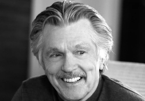 Nie żyje Tom Skerritt. Zagrał w filmie 