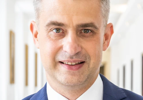 Powiat płocki przetestuje polski model PLLuM, Ministerstwo Cyfryzacji podpisało list intencyjny
