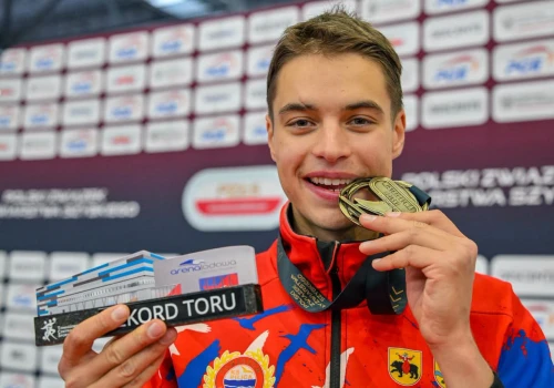 Łyżwiarstwo szybkie: Sezon rozpoczęty! Semirunnij z rekordem toru!