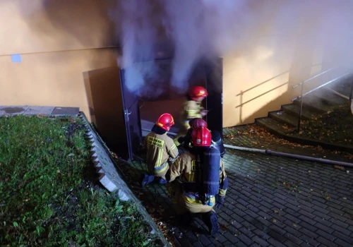Z ostatniej chwili: Pożar śmietnika w wieżowcu. Trwa akcja gaśnicza