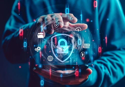 Cyberataki zaczynają się od jednej luki. Jak firmy mogą ograniczyć ryzyko?