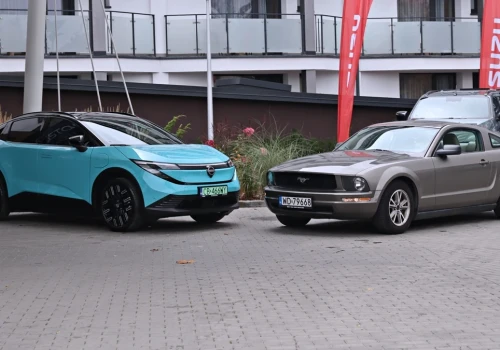 Jeździłem nowym Nissanem Leaf. Do domu wróciłem Mustangiem