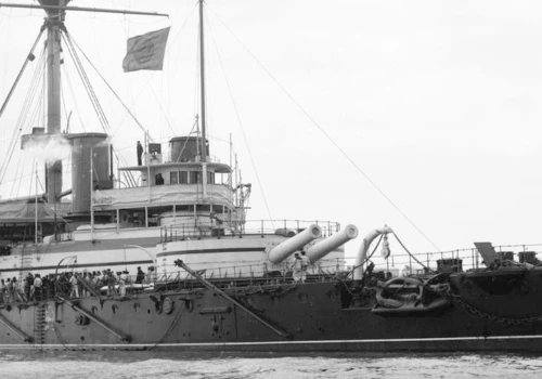 HMS Victoria – „pływający kapeć” i jego tragiczny los