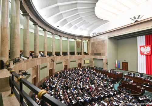 Obowiązkowe wyjścia i wycieczki zostają w ustawie o wychowaniu patriotycznym. Sejm odrzucił ważną poprawkę Senatu