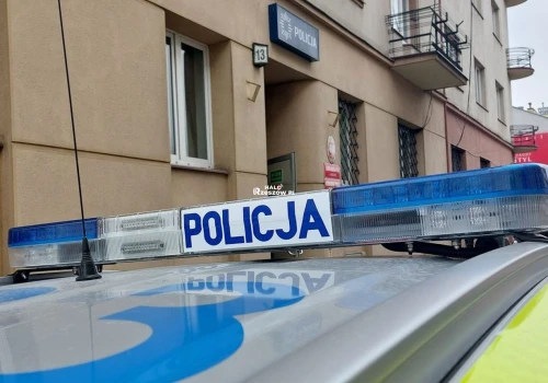 Agresywny pasażer taksówki zaatakował policjanta w centrum Rzeszowa. Obezwładniony 32-latek trafił do szpitala