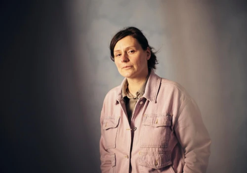 „Tworzymy własne cyfrowe widmo” – Sandra Wollner, reżyserka „Everytime”, o traumie, duchach i śmierci w świecie social mediów