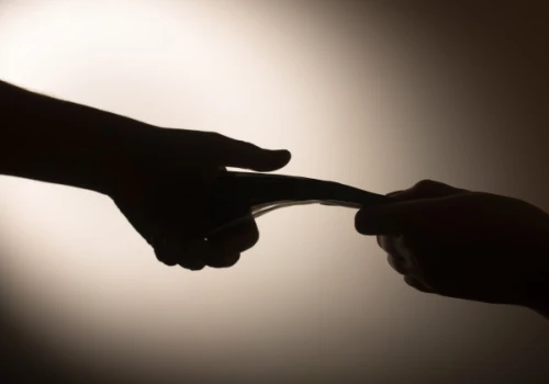 Dwóch żołnierzy zmarło w wyniku zatrucia. 17-latka miała działać na rzecz Rosji