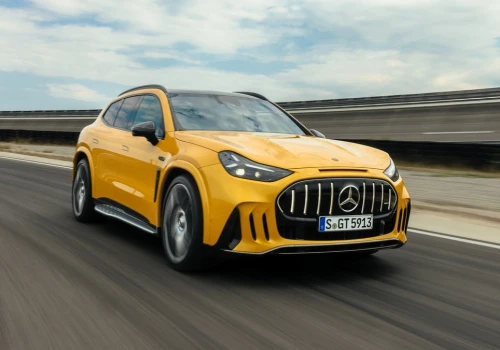 Elektryczny Mercedes w bazie udaje V6. Za udawanie V8 dopłata