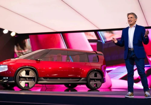Nasz wywiad: „W Renault nie boimy się wyzwań. W ten sposób powstały modele Kangoo, Scénic, Twingo i Espace” – Alexandre Malval, dyrektor designu Renault