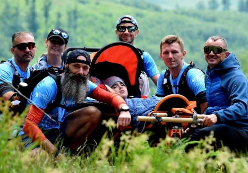 Pod górę ze Skarbami na plecach. Runner’s Power wnosi na szczyty dzieci z niepełnosprawnościami