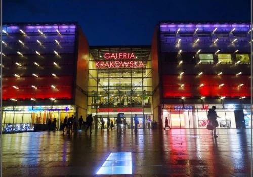 Galeria Krakowska zamknięta również w sobotę, ale da się przejść na Dworzec PKP