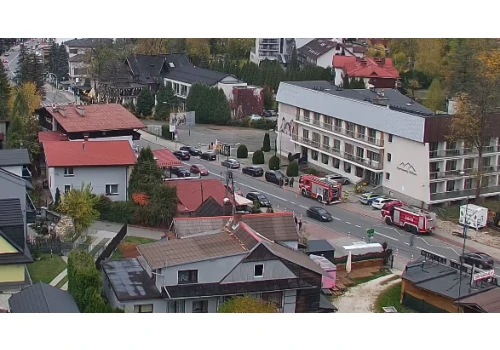 Podejrzenie pożaru w hotelu w Szczyrku. Na miejscu straż pożarna