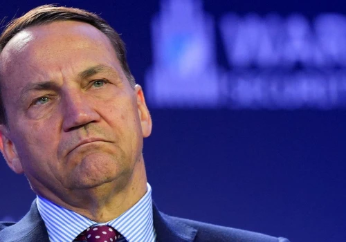 Sikorski pokazał zdjęcie radnego Lwowa. "To powód do wstydu, a nie gloryfikacji". Szeremeta odpowiada