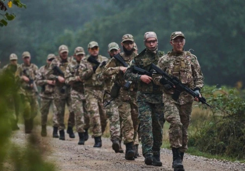 Schemat sprzed inwazji na Ukrainę? Rosja wysyła żołnierzy na granice NATO
