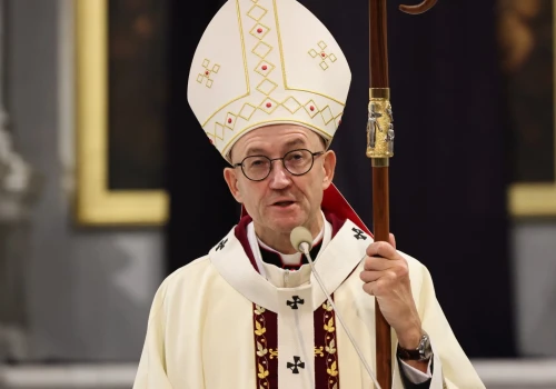 Abp Adrian Galbas prosi o należny szacunek do symboli religijnych