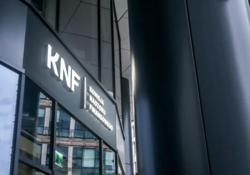 KNF podejrzewa manipulacje w obrocie akcjami czterech spółek