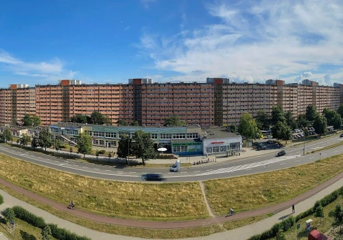 Falowiec to małe miasto. W najdłuższym bloku w Polsce są 1792 mieszkania