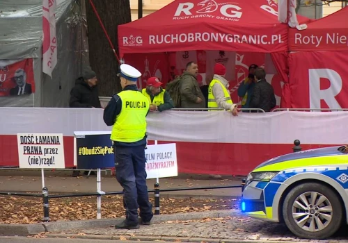 Zatrzymanie Piotra W. na proteście przed Trybunałem Konstytucyjnym. Ruch obrony