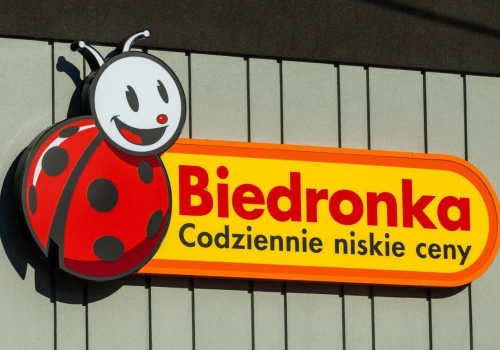Biedronka rusza z wielką wyprzedażą. Do tego 60 zł w voucherach za zakupy