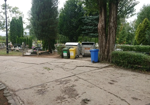 Nowe kontenery na cmentarzach przed Wszystkimi Świętymi