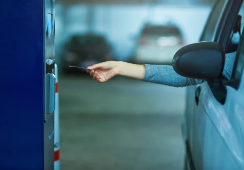 Parking na lotnisku Luton – gdzie parkować, a gdzie odbierać pasażera?