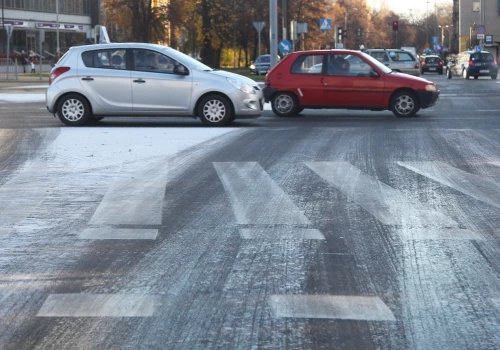 Hamulce nagle słabną podczas jazdy. Ten problem może spotkać każdego kierowcę