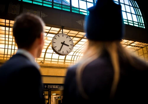 Zmiana czasu na zimowy. 14 pociągów PKP Intercity zatrzyma się na godzinę