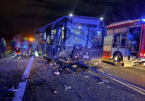 Wypadek autobusu linii 200. Siedem osób rannych
