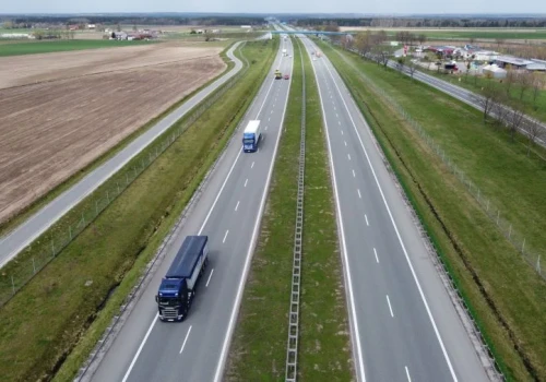 Rozbudowa autostrady A1 o trzeci pas napotyka na utrudnienia. Trzeba będzie przeprowadzić inwentaryzację przyrodniczą