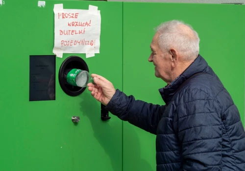 Kurier Żabki zabierze 4 worki butelek i odda kaucję na konto. Chcę tego w całej Polsce