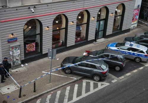 Atak z tasakiem w centrum Warszawy. 37-latek z zarzutem usiłowania zabójstwa
