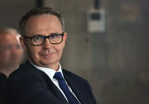 8000 zł podstawy dla nauczycieli. Doradca PiS: "Zawieszamy tę propozycję"