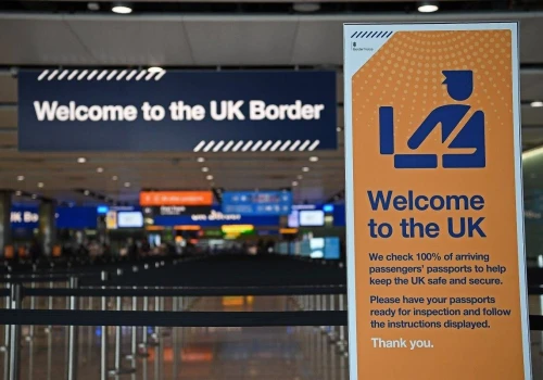 Jak długo można przebywać poza UK, nie tracąc settled status?