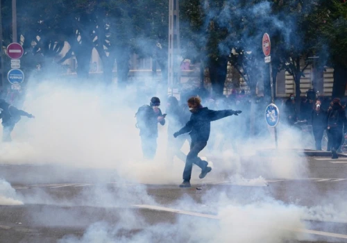 Protesty we Francji. Dziesiątki zatrzymanych, w Paryżu wielka demonstracja