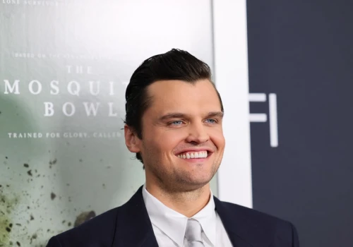 Wygląda jak kopia swojego ojca. Hollywood go pokocha?