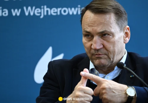 Radosław Sikorski o sytuacji na froncie. "Putin liczy na dwa atuty"
