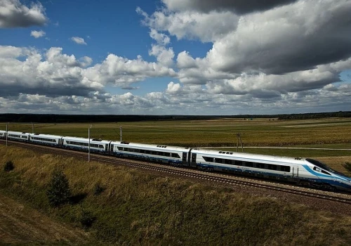 PLK zakończyły testy łączności GSM-R na CMK. Droga do 250 km/h coraz bliżej