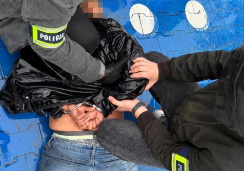 Atak tasakiem na Nowogrodzkiej w Warszawie. Zarzut usiłowania zabójstwa dla Hindusa