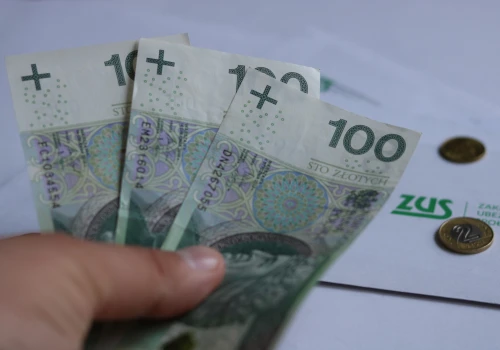 2 tys. zł z ZUS przy tych chorobach. Schorzenia, które dają prawo do świadczenia