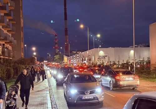 Dla jednych duchowa uczta, dla innych komunikacyjny koszmar. Dwie twarze Targów Książki w Krakowie