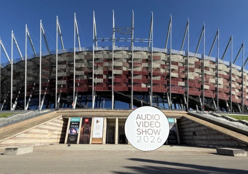 Głośniki za miliony, co ważą ćwierć tony. Dla nich idź na stadion