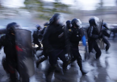 Były kamienie, gaz i armatki wodne. Gorąca sobota w Paryżu i francuskich miastach