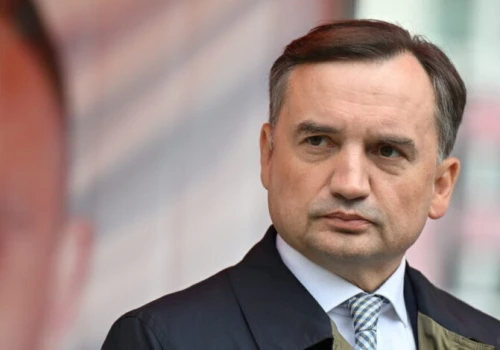 „Rz”: Partie Zbigniewa Ziobry wykreślone przez sąd