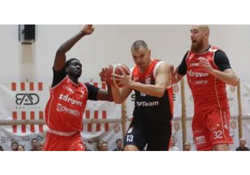 Rzeszów: Była walka, ale OPTeam Resovia wciąż bez wygranej. Polonia Warszawa nieznacznie lepsza. 19 asyst playmakera gości
