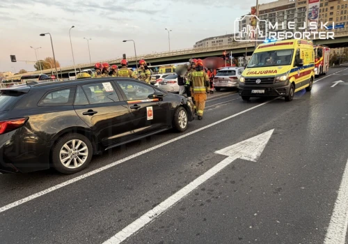 Zasnął za kierownicą i uderzył w kolejne pojazdy. Cztery auta? Nie, także autobus