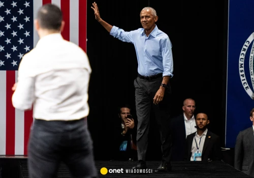 Barack Obama wbija szpilkę Donaldowi Trumpowi. "Biały Dom wygląda tak, jakby Saddam Husajn otworzył Cheesecake Factory"