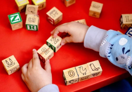 Karmienie piersią a objawy ADHD. Badanie 37 tys. dzieci z Norwegii pokazuje związek, ale niewielki